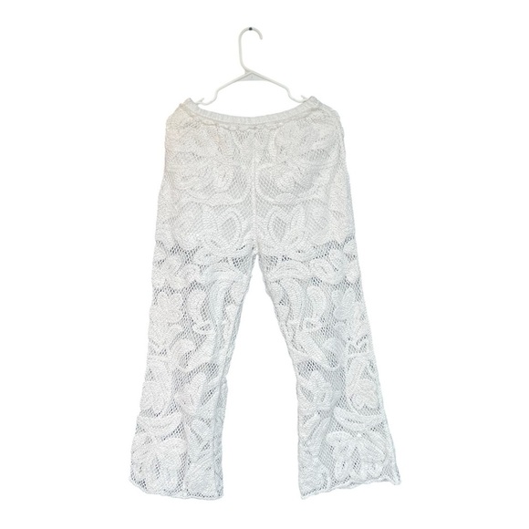 White Crochet Lace Two Piece Bottom and Top Set - Picture 4 of 8